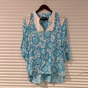 Beautiful 3/4 sleeve top